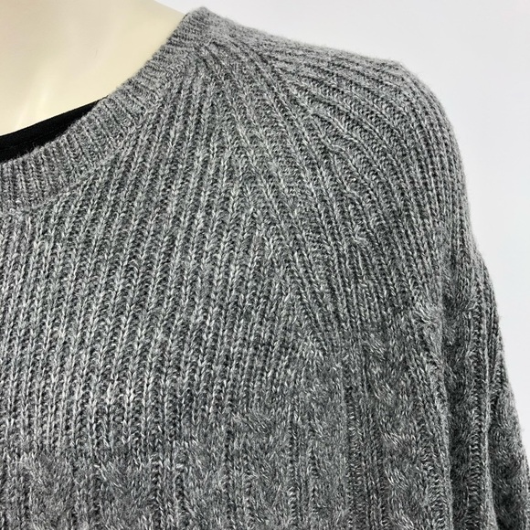 Women’s O/S Gray Cable Knit Sweater  Poncho Acrylic Modern Fit Pullover - Picture 6 of 10